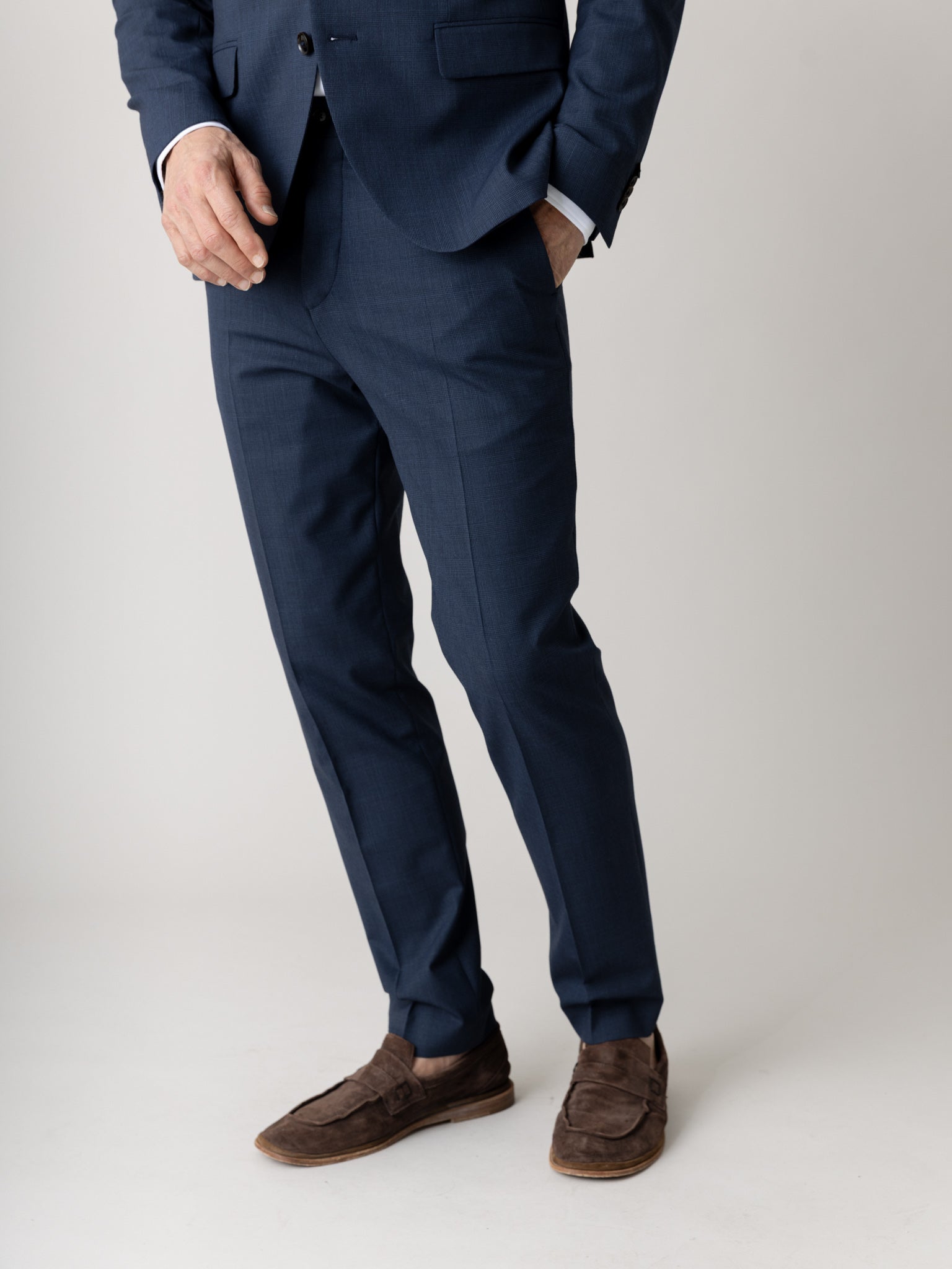 Modelshot / Navy / Detail